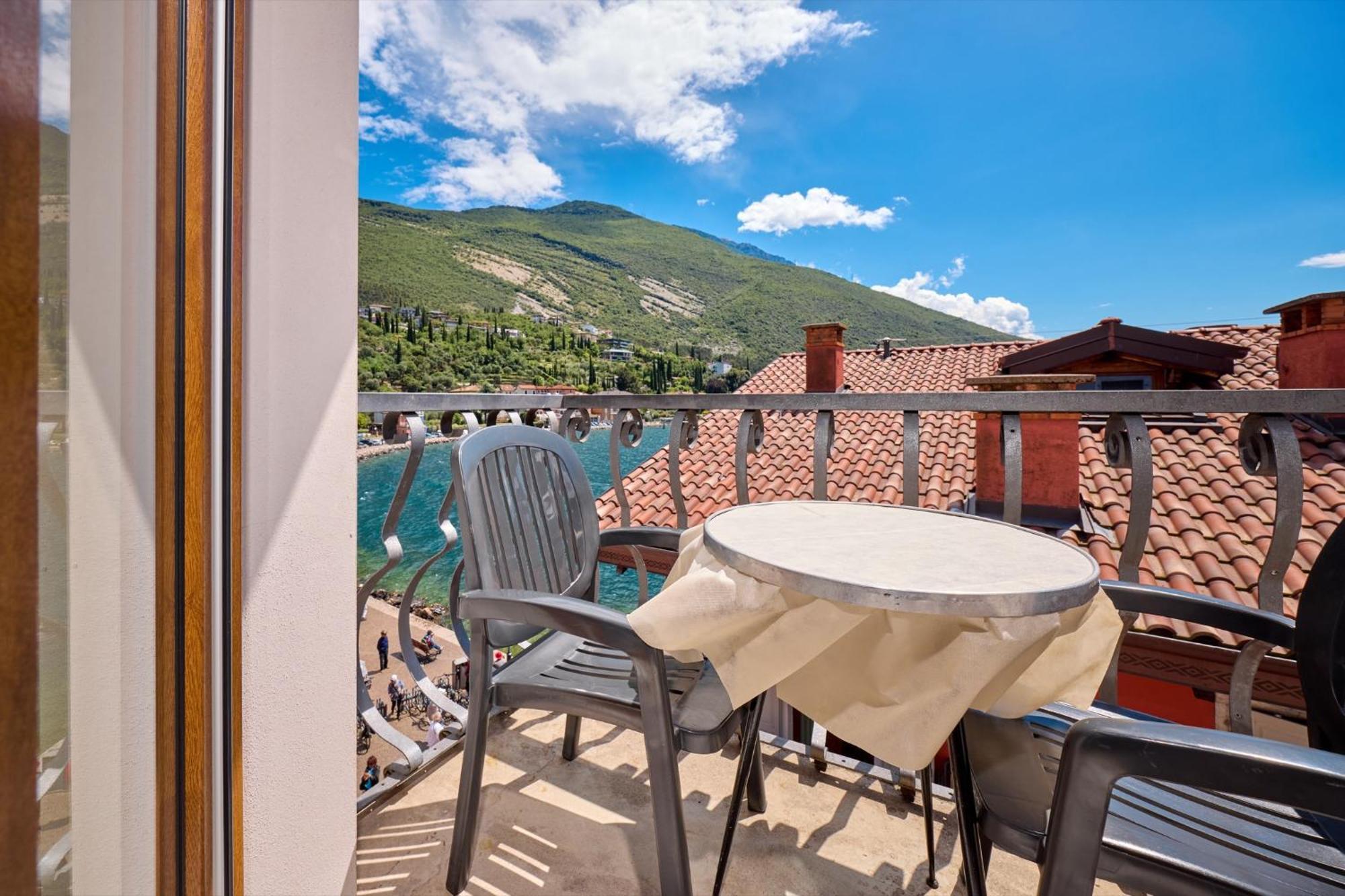 Hotel Geier Torbole Sul Garda Exterior foto
